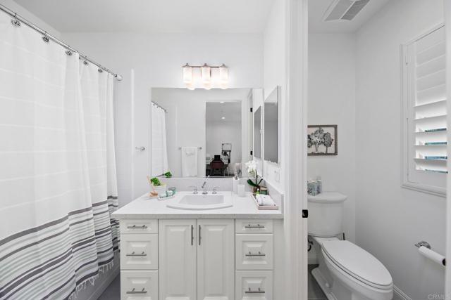 15642 Tanner Ridge Rd, San Diego CA: https://media.crmls.org/mediaz/dd803628-4782-46ee-b609-01aa5c99bd51.jpg
