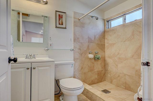 999 E Division St, National City CA: https://media.crmls.org/mediaz/dd8042b3-d9e5-4b38-9c7e-d2b3e2e4a6b1.jpg