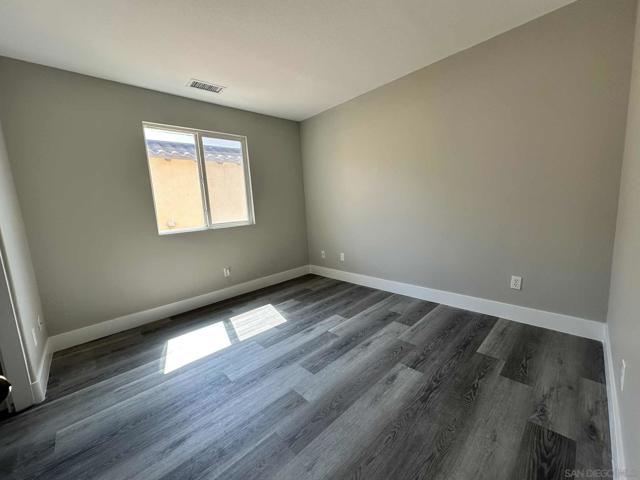 Image 8 of 19 For 1726 Pember Ave