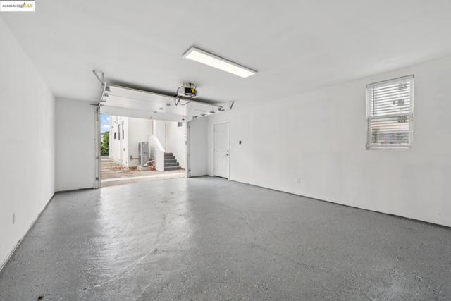 1207 Cedar St, Berkeley CA: https://media.crmls.org/mediaz/dd807e31-6a0d-4a62-b543-cb262a8a9513.jpg