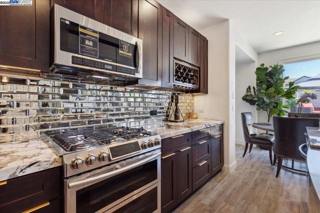 366 Karelian St, Danville CA: https://media.crmls.org/mediaz/dd80d180-01c2-43a7-94a7-04d3c24d6653.jpg
