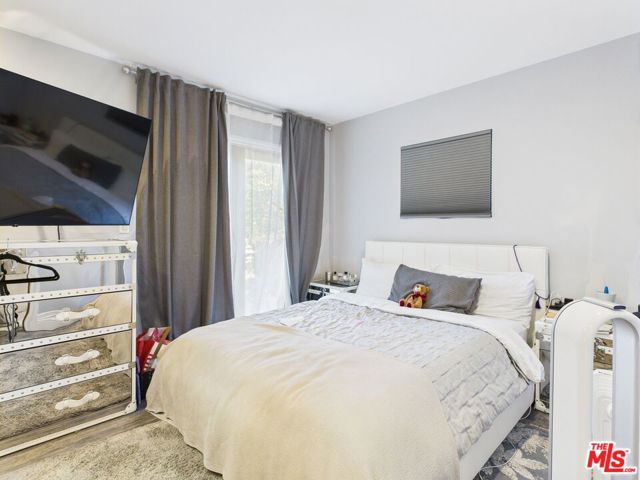 4723 Dunas Lane, Tarzana CA: https://media.crmls.org/mediaz/dd80d319-3841-49d6-bc80-52adddf886fb.jpg