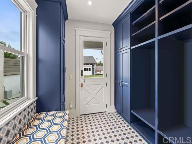 Detail Gallery Image 11 of 54 For 1027 G Ave, Coronado,  CA 92118 - 5 Beds | 3/1 Baths