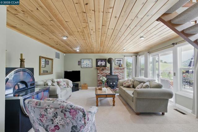 3648 Morgan Territory Rd, Clayton CA: https://media.crmls.org/mediaz/dd81f392-4edd-40c4-a36c-d084a9e0e7c2.jpg
