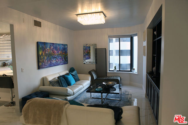 10550 Wilshire Boulevard, Los Angeles CA: https://media.crmls.org/mediaz/dd820ae1-6733-4b65-8e1f-442257690181.jpg