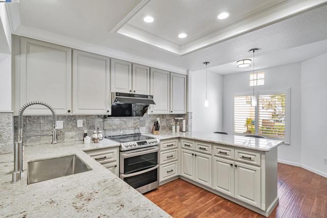 6192 Lakeview Cir, San Ramon CA: https://media.crmls.org/mediaz/dd825160-4f7b-4694-926f-ed6884b9c245.jpg