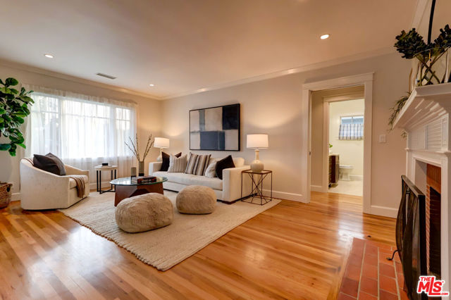 8500 Mcconnell Avenue, Los Angeles CA: https://media.crmls.org/mediaz/dd836b4d-1fab-4a0b-af47-90ed663c6259.jpg