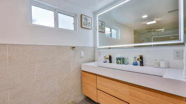 73042 Willow Street, Palm Desert CA: https://media.crmls.org/mediaz/dd846e4d-16e0-4601-b37b-1a3dc41e089e.jpg