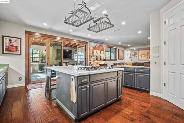 379 Yukon Way, Livermore CA: https://media.crmls.org/mediaz/dd8502c8-dfcb-4391-b0bb-70735b906707.jpg