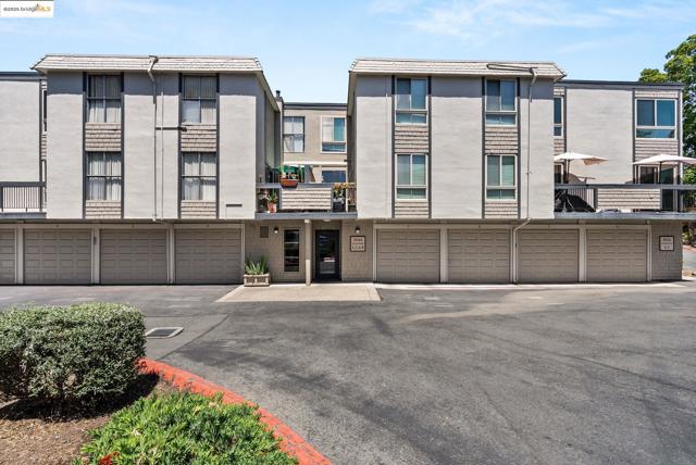 2044 Sierra Rd., Concord CA: https://media.crmls.org/mediaz/dd852b6a-a910-4adf-be9e-99c19212502d.jpg
