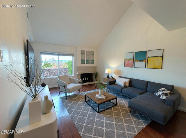 607 Valley Oak Lane, Newbury Park CA: https://media.crmls.org/mediaz/dd8573d6-451b-4982-91a1-7de76ec29225.jpg