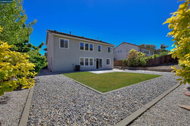 2927 Carlingford Ln, Vallejo CA: https://media.crmls.org/mediaz/dd862f86-d683-4a23-a261-ab37ebe17e17.jpg