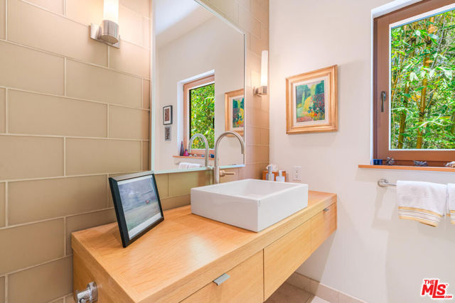 2232 Stradella Road, Los Angeles CA: https://media.crmls.org/mediaz/dd86601e-331d-4bda-8561-69dcd248a54a.jpg