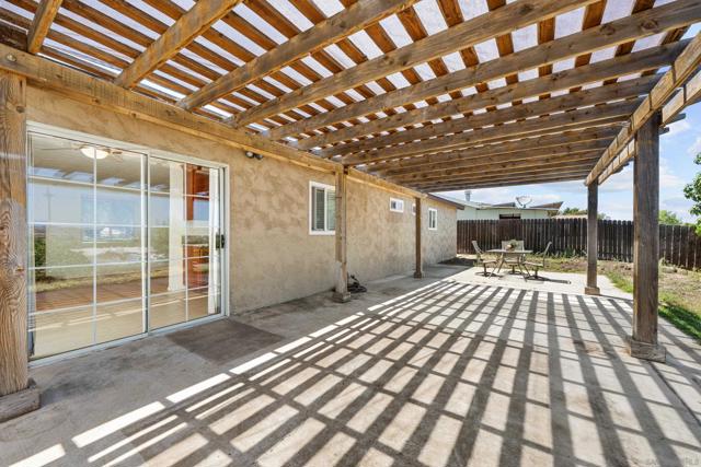 8080 Poplin Dr, Santee CA: https://media.crmls.org/mediaz/dd8713dd-38c1-4449-85f2-eb27e66aa6de.jpg
