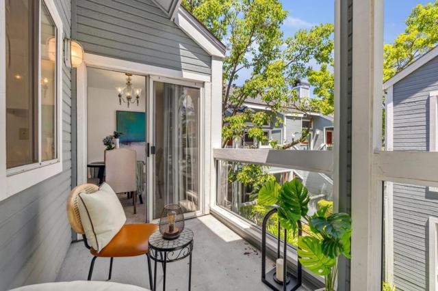 820 Boardwalk Place, Redwood City CA: https://media.crmls.org/mediaz/dd871496-6d3c-4e28-9bd6-00775ae86fe2.jpg