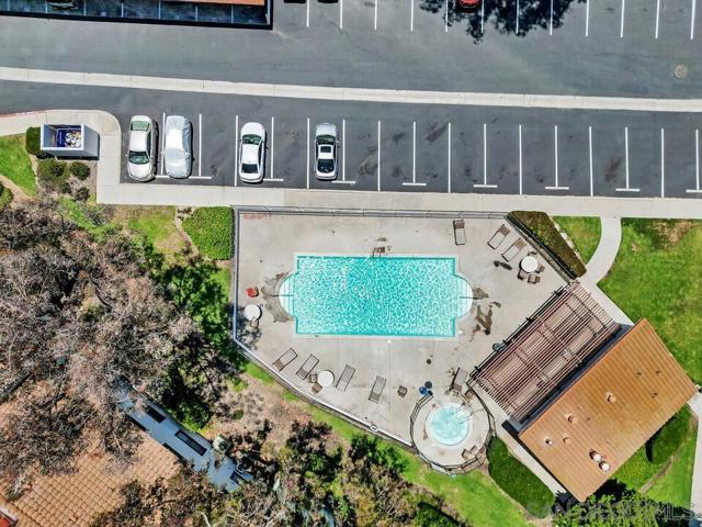 5055 Collwood Way, San Diego CA: https://media.crmls.org/mediaz/dd88f6a3-8755-4a57-9c64-88e20bdac84c.jpg