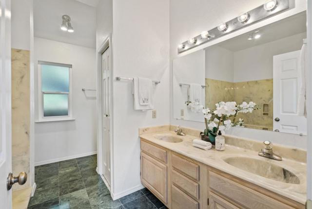 1910 Arrowhead Drive, Oakland CA: https://media.crmls.org/mediaz/dd89cf00-223d-416a-abe2-ea8876f955ee.jpg