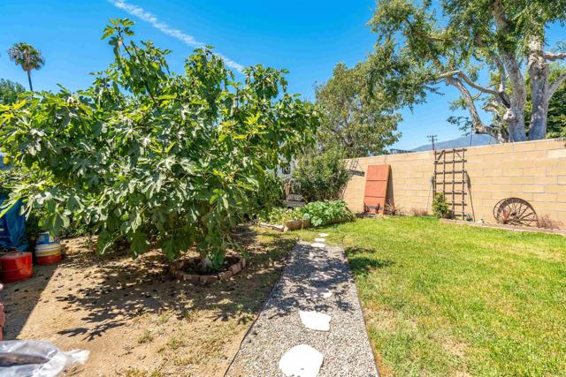 1617 Fairdale Avenue, Duarte CA: https://media.crmls.org/mediaz/dd89d316-5476-467b-baba-72fa86b54e6b.jpg
