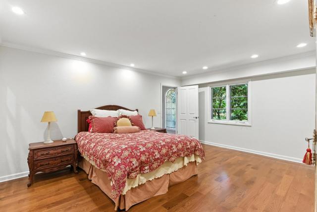 11510 Summit Wood Road, Los Altos Hills CA: https://media.crmls.org/mediaz/dd8a55d4-83b5-4e65-8162-ab411baa7f40.jpg