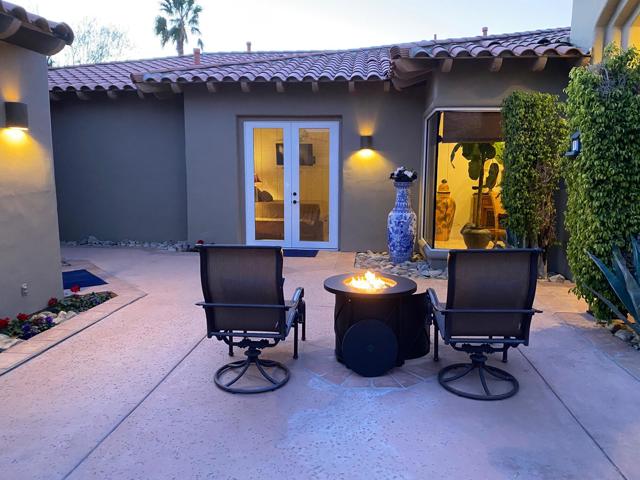 247 Loch Lomond Road, Rancho Mirage CA: https://media.crmls.org/mediaz/dd8bafe8-ecdc-49ea-a3a5-a8b0ade3ee1d.jpg