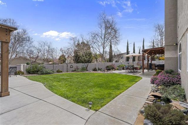 1980 Ponderosa Court, Hollister CA: https://media.crmls.org/mediaz/dd8c658e-152c-4b78-bcc7-6243d0832972.jpg
