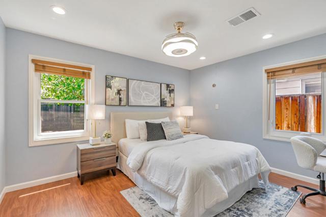580 N Bayview Avenue, Sunnyvale CA: https://media.crmls.org/mediaz/dd8cf031-b900-4022-8e74-3e00d6925f79.jpg