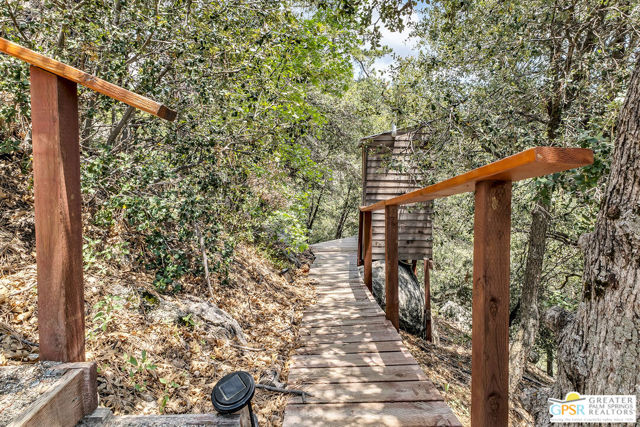 21395 Highway 243, Idyllwild CA: https://media.crmls.org/mediaz/dd8e129f-3cab-4474-a398-503025c88f0f.jpg