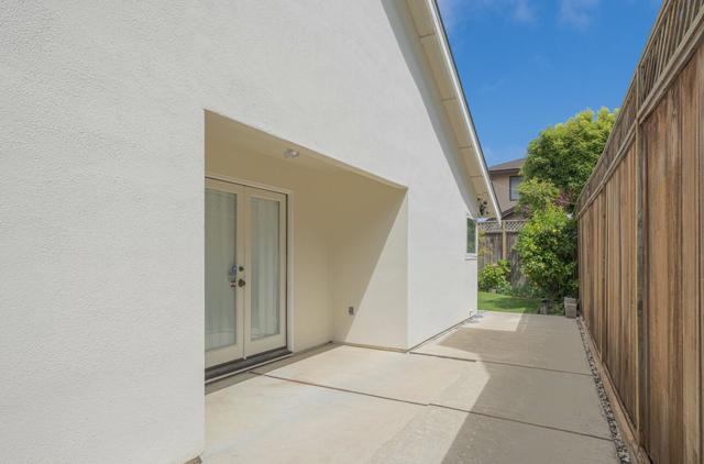 1121 Palo Alto Way, Salinas CA: https://media.crmls.org/mediaz/dd8e1e89-94e7-43af-b7fd-f47fd9350029.jpg