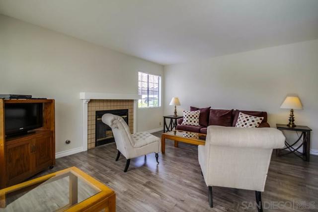 4175 Porte de Merano, San Diego CA: https://media.crmls.org/mediaz/dd8e24e3-d6f5-4334-b4dc-f14d62f34edd.jpg