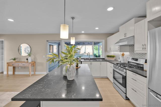 17133 Botero, San Diego CA: https://media.crmls.org/mediaz/dd8e59bd-56f2-4759-9e0b-239990246bc9.jpg