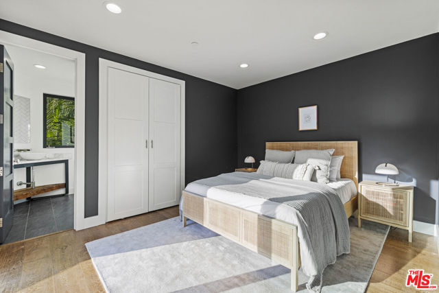 3873 Berry Drive, Studio City CA: https://media.crmls.org/mediaz/dd8ed2b2-e6e5-4c24-b5e1-7456735ba518.jpg