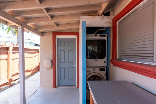 1005 W 8th Street, Merced CA: https://media.crmls.org/mediaz/dd8f5eeb-261c-48d6-852a-fc55d73caabe.jpg
