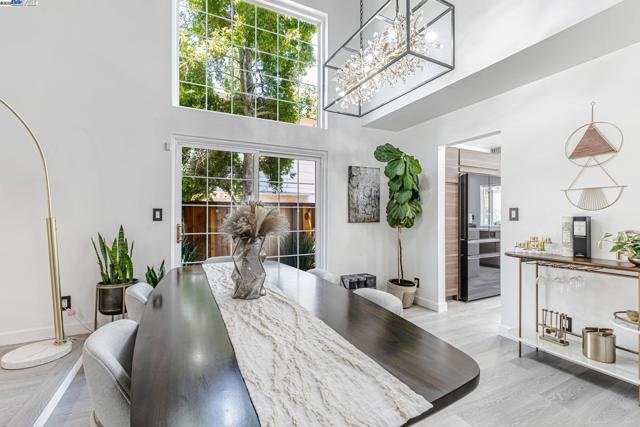 1835 Camino Estrada, Concord CA: https://media.crmls.org/mediaz/dd909657-40dd-416c-926e-066f5244fb27.jpg