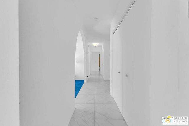 2375 E Joyce Drive, Palm Springs CA: https://media.crmls.org/mediaz/dd90e967-6546-4d41-adf1-a72eaa38bf1c.jpg