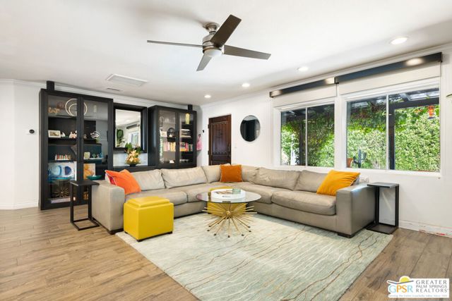 1861 S Palm Canyon Drive, Palm Springs CA: https://media.crmls.org/mediaz/dd911a42-e5b2-4b21-9a09-d79b4389e46b.jpg