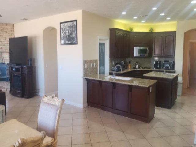 9367 Mustang Av, Apple Valley CA: https://media.crmls.org/mediaz/dd91de70-acf0-4c0c-935a-d5032e2c15c9.jpg