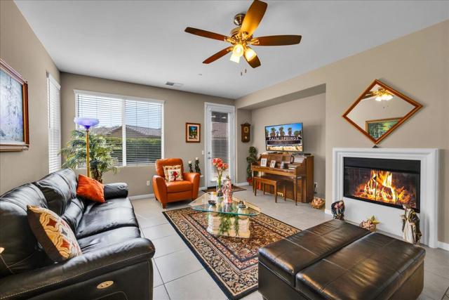 3854 Blue Sky Way, Palm Springs CA: https://media.crmls.org/mediaz/dd925f74-3da4-4149-8f0e-77d62b176e14.jpg