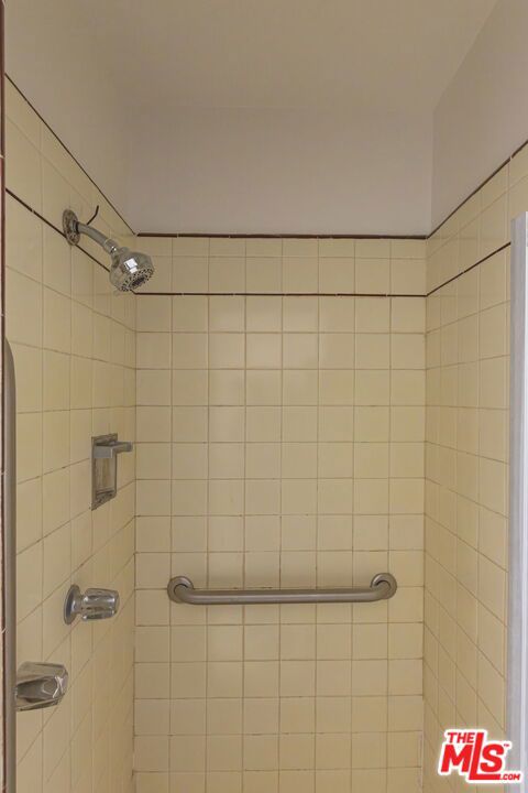 2547 Canyon Drive, Los Angeles CA: https://media.crmls.org/mediaz/dd926d24-129c-4653-aa15-b2a31d9dbc24.jpg