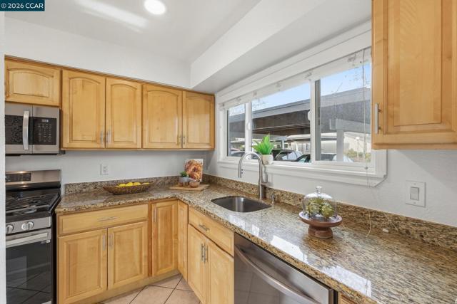 Image 4 of 25 For 1195 Kenwal Rd  B