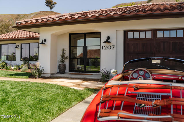 1207 Westridge Drive, Ventura CA: https://media.crmls.org/mediaz/dd934a3b-1659-4172-80ea-ed9055b9d0cb.jpg