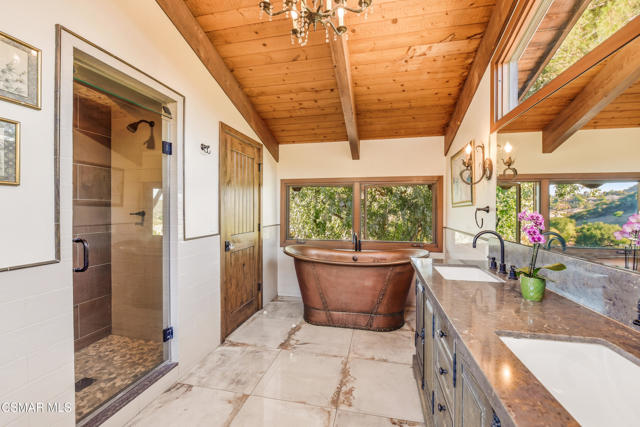 356 E Carlisle Road, Thousand Oaks CA: https://media.crmls.org/mediaz/dd93688c-c4e0-4400-ab95-39626ce27042.jpg