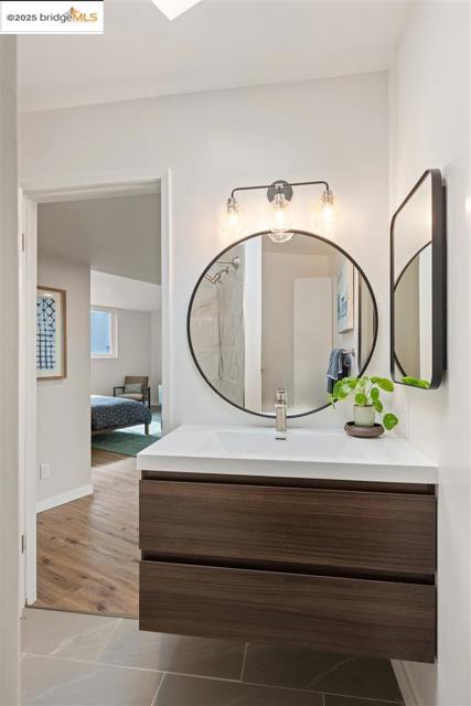 383 Staten Ave, Oakland CA: https://media.crmls.org/mediaz/dd93b213-9660-4274-a081-e325b564c160.jpg
