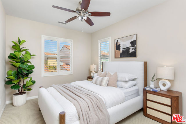 66 Rembrandt, Irvine CA: https://media.crmls.org/mediaz/dd93bd21-a500-4eef-865c-225ef164098e.jpg