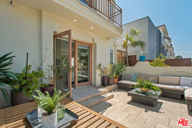 2 Bed Home for Sale in Los Angeles, California