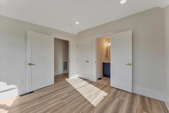 2804 Adeline Street, Emeryville CA: https://media.crmls.org/mediaz/dd946df6-73a5-4025-815f-7e8307a80cb9.jpg