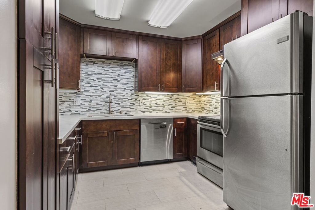1033 6TH Street #204