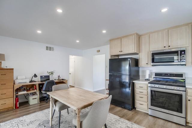 7460 Kamwood, San Diego CA: https://media.crmls.org/mediaz/dd9529ae-6a39-4095-961d-1c091cdadb59.jpg