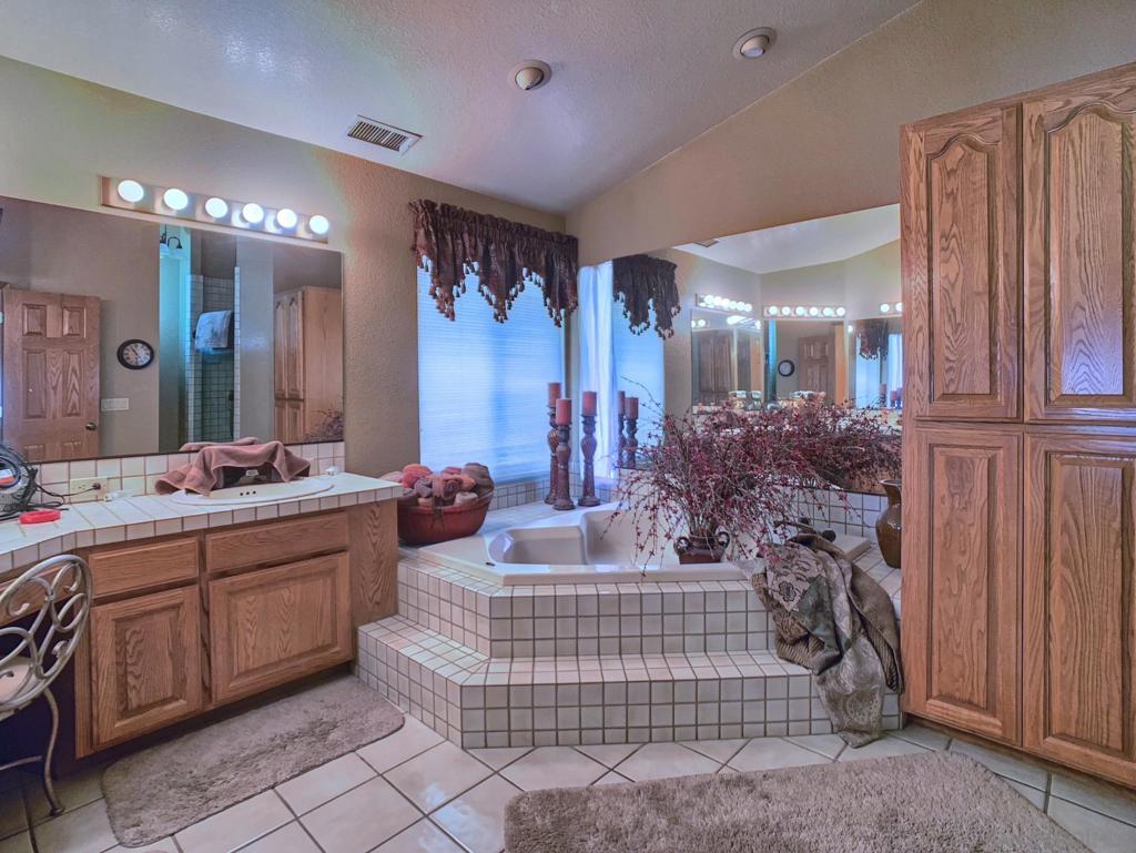 MLS #250023781SD img 15