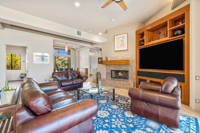 12 Boulder Lane, Rancho Mirage CA: https://media.crmls.org/mediaz/dd9585ee-f064-41c8-b4fc-4911bb29c2ab.jpg