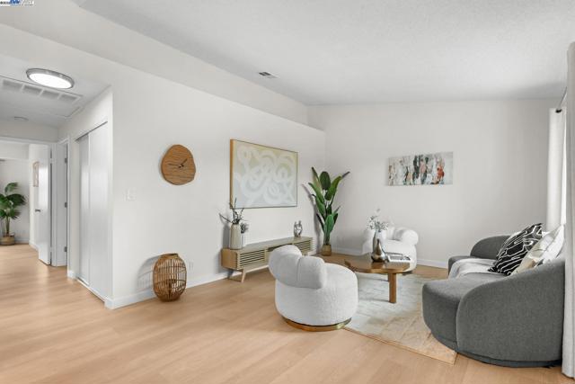 114 Hackamore Ln, Fremont CA: https://media.crmls.org/mediaz/dd95ef5e-6336-468e-a7db-2a4f6bd889c9.jpg